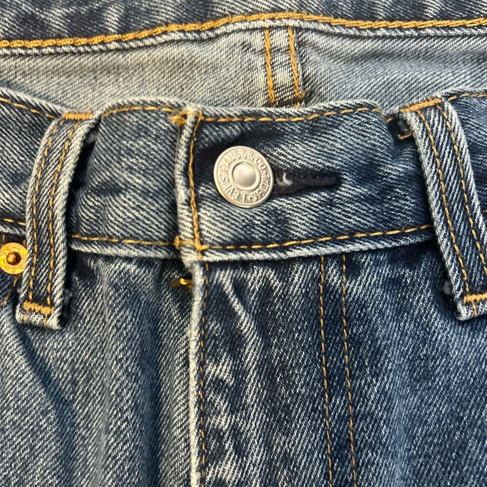 Levi’s 505 Regular Fit Jeans Men’s 33x34 Medium Wash Straight Leg Classic Denim - Picture 4 of 8